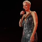 Mariza Instagram - Que cada amanhecer seja uma oportunidade para tornar este 2024 um ano inesquecível. Obrigada por tudo! Feliz ano ❤️ 📸 @casino.estoril / Conceição Alves