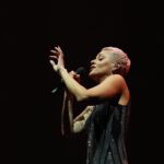 Mariza Instagram - Muito obrigada @casinolisboa por esta noite maravilhosa! Obrigada a todos os que encheram esta casa que tão bem sempre me recebeu. Gratidão eterna, Mariza. 📸 Conceição Alves, @casinolisboa @ruelamusic