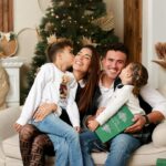 Marjorie Magri Instagram - La Navidad para mí son ellos, mis hijos ❤️ agradecer cada día a Dios por sus vidas, por escogerme, y hoy más que nunca en la Noche Buena, que mejor momento para agradecer que la llegada del niño Dios. Desde aquí les deseamos a todos una Feliz Navidad, llenos de amor y prosperidad, de todas las bendiciones de Papá Dios. Oramos por quienes un día como hoy están lejos de sus familias, librando batallas de vida, por los que han perdido un ser querido, por los que no tienen un plato de comida o un techo que los cobije🙏🏻 A ti Papá Dios, gracias por tanto siempre para mi vida 🙏🏻 FELIZ NAVIDAD MI GENTE BONITA ❤️ Pic by: LA MEJOR! @vialibrephotography Gracias amiga por hacerme atesorar tantos momentos 🫶🏻