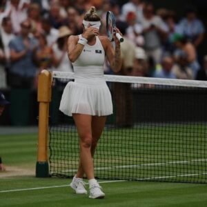 Markéta Vondroušová Instagram - what a year❤️‍🩹
thank you🤟🏻
2023🤍💜💚