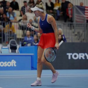 Markéta Vondroušová Instagram - what a year❤️‍🩹
thank you🤟🏻
2023🤍💜💚