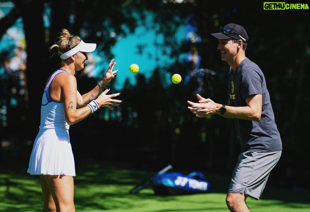 Markéta Vondroušová Instagram - hiiii🌞🫶🏻