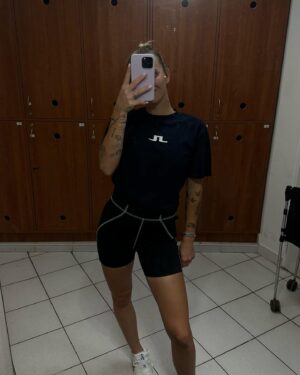 Markéta Vondroušová Instagram - home🥹❤️‍🩹💐
