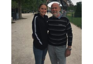 Markéta Vondroušová Instagram - děkujeme za všechno dědo,byl jsi nejvíc🖤🕊️