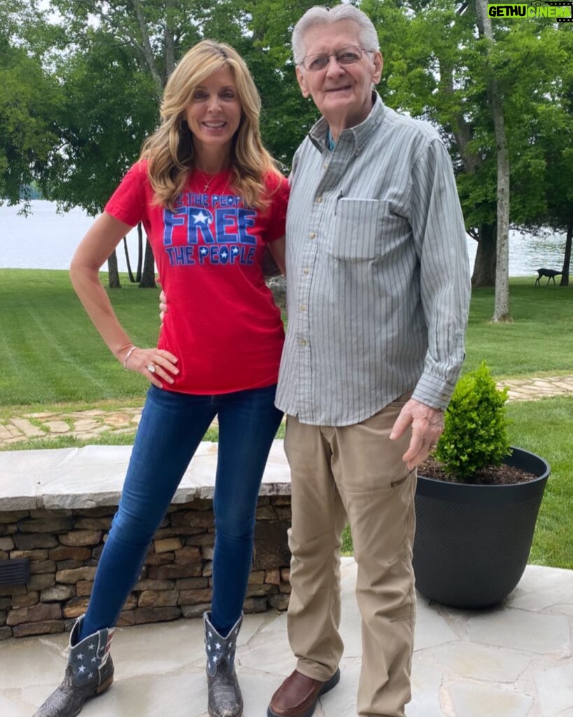 Marla Maples Instagram - My heart is in such awe of the beauty of our country. I will never take for granted those who gave all for our freedom. 🙌 I believe God and love is the root of America and through him we will continue to be blessed & live in freedom ❣️ 🙏 Memorial Day🙏 So happy to have this time with dad.