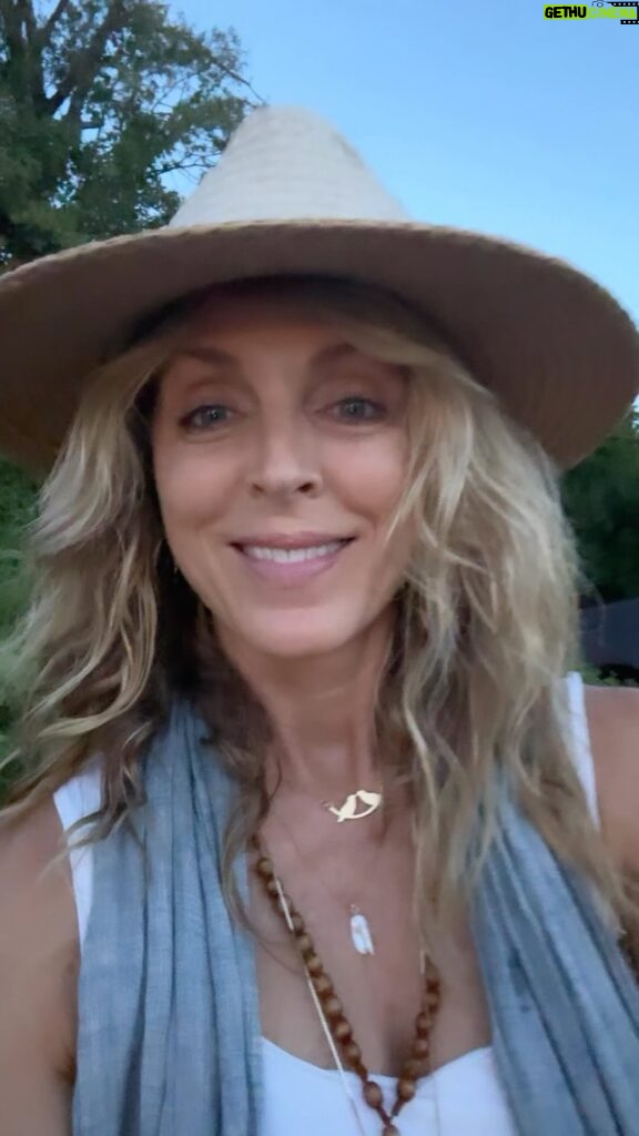 Marla Maples Instagram - The heavens are open ✨ Sending prayers from a gateway to the nation here at the Tennessee river. 1000’s of sweet souls ran & prayed around the city. The journey began and ended at Ross’s Landing which was a departure point for Indian deportation. In May 1837, approximately 350 Muscogee (Creek) Indians who had taken refuge in the Cherokee Nation were rounded up at gunpoint and brought to Ross’s Landing where they were put on boats and forced west. May this never happen again and may their spirits soar and this land be healed #womenoffire #reign2023