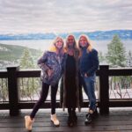 Marla Maples Instagram - 🌟The clock struck midnight & 2023 arrived .. sharing a photo series of Joy along the way! Can we make it a time of wonder? Can we find the magic in each day, even when it calls us to seek deeply in our hearts to find it? There’s a place where magical thoughts and reality meet… This where Joy lives✨🌹😘✨ Thank you to all my friends and family who made this holiday so special & so filled with wonder … You’re deeply loved❣️ and thank you God for all these Blessings and those to come ✨🙌✨ #snowtime #ski #2023 #PaxPeak #2023inspiration #inspire #believereceive #thankGod