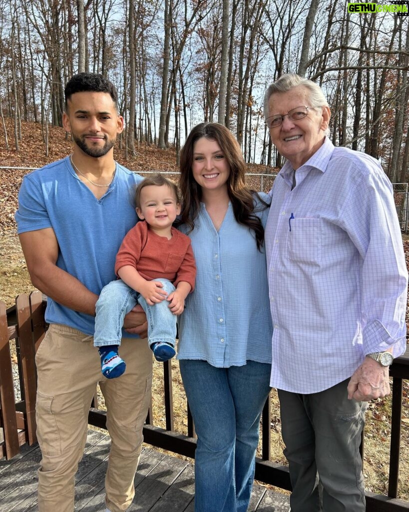 Marla Maples Instagram - 🍁 Thanksgiving Day 🍁 Oh the joy of simple times with beloved friends & family. Thank you Carmen, for hosting us as we brought our favorite dishes and shared the flavors, prayers, and fun! I had to add a photo of my family in Georgia who we missed so much this year, but so happy they could be together… I love you, baby sister, Dean, little Liam and my daddy Stan❣️