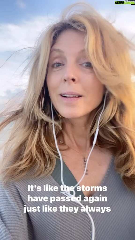 Marla Maples Instagram - At the end of a day it’s so helpful to choose ways reboot your system… Simple walks, a salt water bath, a few deep healing breaths, or running barefoot in the grass can rid the worries and toxins you may have collected from your day. Let it go… let God… be free in the moment 🐬… and share a smile 😊