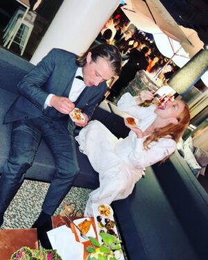Marleen Lohse Instagram - It was a wild night…well, as wild as nights can get when you‘re 8 months pregnant.
Congrats to all the nominees and winners and thanks to all the people who made this night so sparkling!

@filmpreis für den Publikumsstärksten Film für
DIE SCHULE DER MAGISCHEN TIERE. Ich bin so dankbar Teil des Ensembles sein zu dürfen.

@dsdmt_film @auer_margit @leoninestudios @ninahauncasting @gregorschnitzler 

@silviaschumacherpr @ninajensenstyling @ivyoakstories @olelynggaardcopenhagen @lederatelier_linalerch @und_gretel_cosmetics 

📷 @erik__schmitt 
@max.monty_