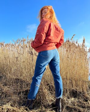 Marleen Lohse Instagram - Nachhaltig und wetterfest! 
 
Danke @armedangels für diese vielseitig kombinierbare Jeans aus 100% recycelter Baumwolle. Ob im Sonnenschein oder bei dichtem Ostseenebel, diese Mom-fit Jeans passt zu jedem Wetter und zu jedem Outfit.
 
Mit dem Code MARLEENLOHSE15 gibt es bis zum 19.03. 15% Rabatt
#detoxdenim #madetomakeadifference #armedangels #werbungwegenmarkennennung