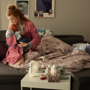 Marleen Lohse Instagram - Kuschlige Wochenbettzeit! Manchmal ist die Vorstellung weit entfernt von der dann eintretenden Realität. 

Meine wärmste Empfehlung. Schaut Euch die Serie „Push“ an. Sie zeigt so nah, sensibel und eindrücklich, was Geburt alles sein kann.

Sie läuft seit kurzer Zeit in der @zdfneo Mediathek und ist ein echtes Herzensprojekt. 
Ich bin sehr dankbar, dass ich ein kleiner Teil davon sein durfte.

@annaschudt @mariamhage_ @lydiaamasko @katja.benrath @miamaariel @bantrybayproductions 
Hashtags #ZDFneo #ZDFmediathek  #PUSHSerie

#hebammensindheldinnen