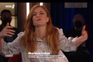 Marleen Lohse Instagram - Einmal wie ich denke, dass ich bei einem Interview rüberkomme und dann wie ich wirklich aussehe, wenn ich eine Geschichte erzähle😂

Danke an das gesamte Team vom #kölnertreff. Es war eine sehr schöne Runde bei Euch und eine wirklich schöne erste Talkshow-Erfahrung. 

@susanlink_official @mickybeisenherzoffiziell 

@silviaschumacherpr @ninajensenstyling @marccain

#kölnertreff #kölschemädche #talkingheads #geschichtenzeit #werbungwegenmarkennennung