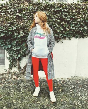 Marleen Lohse Instagram - Women - Life - Freedom / 
Jin - Jiyan - Azadî
✊🏻

100% des Erlöses beim Kauf von Hoodie und Hose gehen an @hawar.help 

@item_m6 
@nina_moghaddam 

www.item-m6.com/charity/
#showyoursupport 
#womanlifefreedom 
#item6xnina