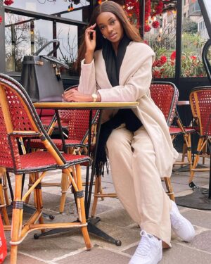 Marlène Kouassi Instagram - Il faut toujours croire au soleil, parce qu’il reviendra toujours.

📸: @armel_dubleu 😌