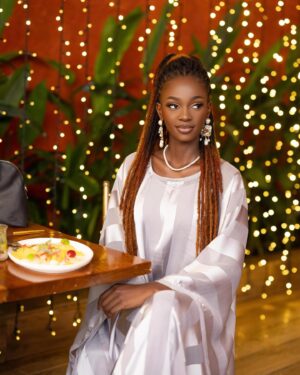 Marlène Kouassi Instagram - Joyeuse Fête de l’Aid El Kebir à la communauté musulmane de Côte d’Ivoire et du monde entier.
 
Que cette célébration renforce notre foi et nous apporte beaucoup de bénédictions🙏✨

 📸: @jeangoun 
👘: @kimiracreation 
💇🏼‍♀️: @institut_nappylocks 
📍: @la_villa_alfira 
💄: @makeup_bydelapriere
