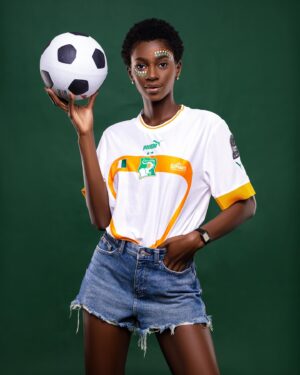 Marlène Kouassi Instagram - À quelques heures de cette grande célébration du football africain 
Nous vous disons AKWABA en terre d’eburnie 
Que cette CAN de l’hospitalité soit l’une des plus belles expériences pour vous ! 

Vive les Éléphants ! 
Vive la Côte d’Ivoire !
Et Vive l’Afrique ! 

📸 : @jeangoun 
💋: @makeup_bydelapriere 
🎨 : @j_elie.kore 

#Team225 #cancotedivoire23 
#MissCi2022
