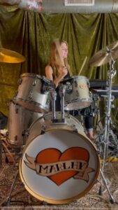Marlhy Murphy Instagram - on today’s episode of #sundaydrumday , energy lol🧡⚒️