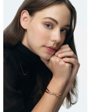 Marlo Kelly Instagram - #tiffanyknot // @tiffanyandco 
 
Photography: @davidboonphoto 
Makeup: @andreablack_makeup 
#tiffanypartner