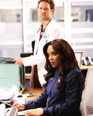 Marlyne Barrett Instagram - Maggie   Will at it again - tonight’s gonna be a good one! 

Me and the G-Dawg himself @nickgehlfuss . @nbconechicago @wolfentertainment #nbc #chicagomed #onechicago