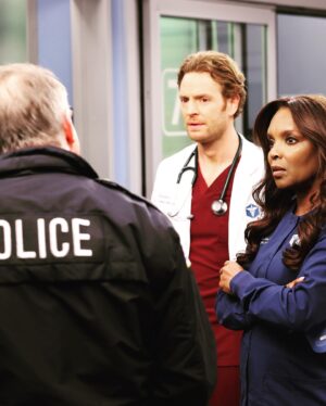 Marlyne Barrett Instagram - Maggie   Will at it again - tonight’s gonna be a good one! 

Me and the G-Dawg himself @nickgehlfuss . @nbconechicago @wolfentertainment #nbc #chicagomed #onechicago