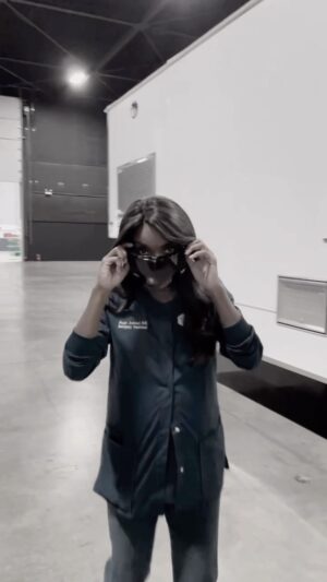 Marlyne Barrett Instagram - Watch Yo’Self! #happymonday #watching #onset #shield