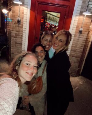 Marnie Alton Instagram - The dream team that makes M/BODY a reality! From our little fam to yours wishing you the merriest holiday season✨

#beinthelight #grateful #mbodyglobalfam