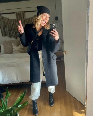 Marnie Alton Instagram - Mission ‘Family Christmas Re-Do’ in full effect! Fingers crossed the weather plays nice & I make it there this time. 
🇨🇦🤞❤️
