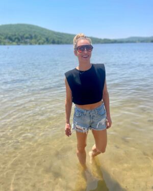 Marnie Alton Instagram - Out of office ☀️

#memorialdayweekend #friendsreunion #happybirthdayaaron #mbodyglobalfam