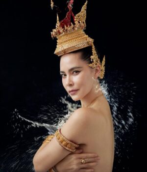 Marsha Vadhanapanich Instagram - สวัสดีปีใหม่ไทย🙏🏻 สงกรานต์2024,2567
ขอให้สมที่ใจปรารถนา  เล่นสงกรานต์กันแบบสนุกไม่อันตรายและปลอดภัยกันด้วยนะคะ 🌺💋🥰

Makeup 
@thanva.mua 
Hair @tungpui69 @khanawut_ruangroj 
@mairatchada1
Outfit @iamphetamean 
 
Stylist @criscrisii 
Dresser @ppppppluem 
@crexmm 
Co-ordinator @athenzy
Photographer @amatyai 
Studio @chamniseye