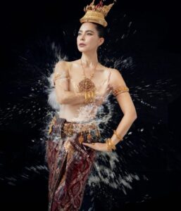 Marsha Vadhanapanich Instagram - สวัสดีปีใหม่ไทย🙏🏻 สงกรานต์2024,2567 ขอให้สมที่ใจปรารถนา เล่นสงกรานต์กันแบบสนุกไม่อันตรายและปลอดภัยกันด้วยนะคะ 🌺💋🥰 Makeup @thanva.mua Hair @tungpui69 @khanawut_ruangroj @mairatchada1 Outfit @iamphetamean Stylist @criscrisii Dresser @ppppppluem @crexmm Co-ordinator @athenzy Photographer @amatyai Studio @chamniseye