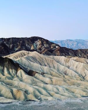 Marta Milans Instagram - The desert feeds my soul. And having my mom with me even more. Best road trip #ilovemymom .. California i love you too ❤️ #roadtrip #california #deathvalley #travel #planetearth