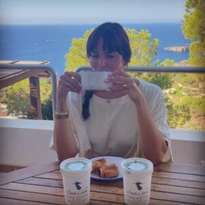 Marta Milans Instagram - Después de los mejores quesos .. ahora los mejores yogures y kefir @santagadeabio !! A qué esperáis a probarlo ?
After the best cheese … now comes the best yogurts and kefir @santagadeabio … what are you waiting for ?? #organic #sustainability #goatcheese #organicfood ❤️