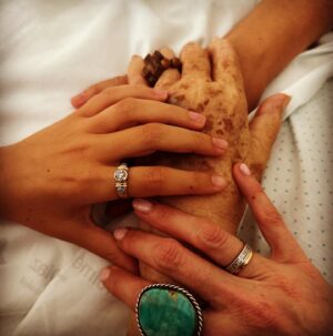 Marta Milans Instagram - My Lelita. My force… my warrior queen..my everything. Thank you for everything you’ve taught me about life, about flowers, about the best cakes to make, the best marrón glaces to eat and the best shoes to wear.. come visit me often please so i wont have to miss you too terribly. Te quiero infinito mi lelita gracias por enseñarme lo que significa la palabra fortaleza. Ya te echo de menos ❤️ pero se que tengo un ángel de la guarda para siempre ❤️