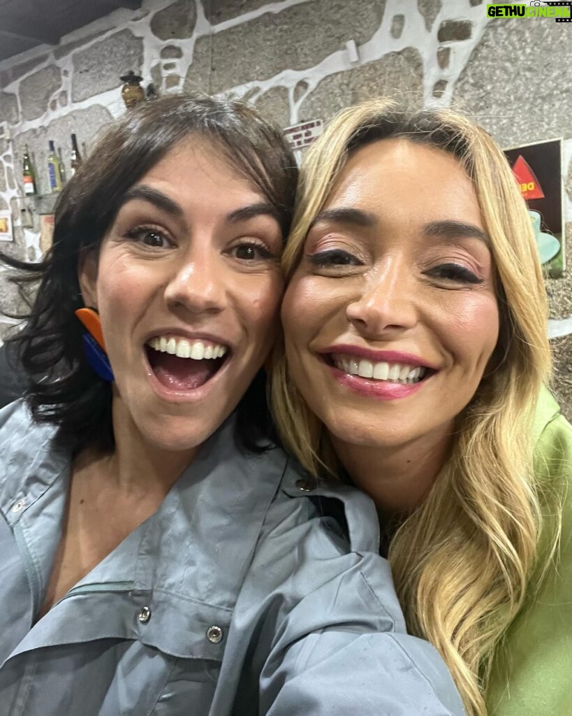 Marta Bateira Instagram - Já é! 😉🤞🏽💘🍀🧲🙏🏽 @carinacaldeira_