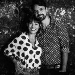 Marta Bateira Instagram - A @beatrizgosta é sempre um acontecimento. Através do humor faz cheque-mate a machos tóxicos e demais pessoas machistas, retrógradas, conservadoras ou pudicas. Chama-se Marta Bateira, mas é enquanto Beatriz Gosta que a conhecem, um alter ego de língua solta, sotaque do norte orgulhoso, sexualmente livre e empoderada, de carisma do outro mundo. Foi também para acontecimentos destes, de Beatrizes que metem o pé na porta e ocupam o espaço público, a reivindicar igualdade de direitos e a assumir tanto os seus desejos, como os desafios e cansaços da gravidez e da maternidade, que se fez o 25 de Abril. Nesta conversa desarrumadona fomos do humor, ao amor, maternidade, política, e às constantes descobertas no campo do prazer e sexualidade. Ouçam-na com tempo e atenção no podcast “A Beleza das Pequenas Coisas”, porque o ‘babado’ é forte. Disponível em todos os cosmos e galáxias de podcasts🎧🔥 @jornalexpresso 📸 @j0sefernandes 🔊 @discoholmes @tenhouminsta