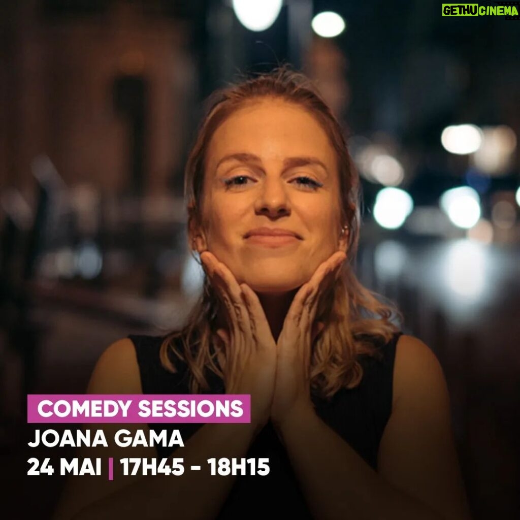 Marta Bateira Instagram - Este ano, a FNAC vai estar presente no North Festival com um stand de COMEDY SESSIONS, que não vais querer mesmo perder! 🤩   Quem vais poder ver neste Ponto de Encontro do Humor? 🎙️ Beatriz Gosta 🎙️ Joana Gama 🎙️ Jorge Gonçalves 🎙️ Rafu ... e tu também vais poder ter o teu minuto de fama com os vários Open Mics que vamos dinamizar! 🤟  👉 Do que estás à espera? Faz swipe para consultar os horários das sessões e aparece! #comedysessionsfnac #northfestival #beatrizgosta #joanagama #jorgegonçalves #rafu #openmic