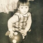 Marta Żmuda-Trzebiatowska Instagram - Ta mała dziewczynka zawsze miała wielkie marzenia! A jak mawiał Walt Disney „jeśli potrafisz o czymś marzyć, to potrafisz także tego dokonać”. Nigdy nie jest za późno by marzyć… ❤️ W tym wyjątkowym dniu mam tylko jedno życzenie dla dzieci na całym świecie: by świat był dla nich bezpieczny domem, a dorośli nie odbierali im radości, wolności, beztroski i marzeń, by pozwolili im być dziećmi. 💔