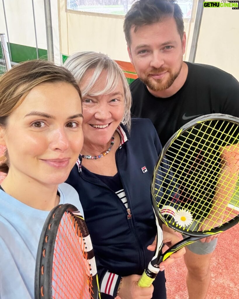 Marta Żmuda-Trzebiatowska Instagram - Najlepszego sparing partnera mam pod ręką 🎾👟❤️ @kamilkula.official #love #sport #fun @bozenakniaginin dziękujemy za trening!