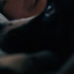 Marta Żmuda-Trzebiatowska Instagram - Depresja jest chorobą, która dotyczy również dzieci - nawet tych najmłodszych. Tyle że małe dzieci nie potrafią nazwać swojego stanu, nie poproszą o pomoc, nie powiedzą, że mają depresję...  I tutaj wkraczamy my – dorośli. Możemy zauważyć chorobę i pomóc wyzdrowieć, zanim dziecko podejmie próbę samobójczą. Możemy udzielić szybkiej pomocy terapeutycznej, która nierzadko ratuje życie.  Nieleczona depresja prowadzi do samookaleczeń i prób samobójczych u dzieci. Dlatego warto wesprzeć działania Fundacji Słonie na Balkonie, która terapeutycznie wspiera ponad pół tysiąca dzieci w kryzysie psychicznym > link do zbiórki www.slonienabalkonie.pl/dzieckowdepresji I niezmiennie apelujemy do rodziców i opiekunów dzieci o szczególną uważność, postawę pełną czułości i bliskości na to co dziecko chce nam zakomunikować.  @fundacjaslonienabalkonie