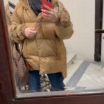 Marta Żmuda-Trzebiatowska Instagram - Kobieta jak choinka… zmienną jest 🎄🤣 Jak to było … choinka ✔️ pierniczki ✔️ prezenty ✔️ paznokcie i nowa fryzura ✔️ To teraz barszcz i śledzie… Pozdrawiam wszystkie zapracowane kobietki, które, z lekkimi wyrzutami sumienia, ale jednak znajdują chwile też dla siebie. P.S. @piotr.hull dziękuję, że to rozumiesz i zawsze spełniasz oczekiwania, nawet jeśli nie zawsze się z nimi zgadzasz 🤣