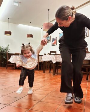 Marta Melro Instagram - My little happy girl 🤍
#momanddaughter