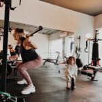 Marta Melro Instagram – Filha de melrinha, melrinha é! 😄
O treino mais doce 🥰

#workout #momanddaughter