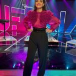Marta Torné Instagram - Os comparto mis últimos looks de @euforia3cat para @som3cat Algunos muy criticados y otros menos…. Cuál os gusta más de los cuatro? (Os leo) A mi me gustan todos, porque me lo paso súper bien jugando con la moda. Pero el primero es el que más 🤭 Gracias @lavestitecatv3 @martaventosa @assumptasolemakeupartist @silvia_arenos por jugar, divertirnos, pasarlo bien…. Y por tanto amor 🥹🙏🏻❤️