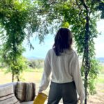 Marta Torné Instagram - Ganas de Otoño de verdad. Mi estación preferida 🌳🍂☀️ Look de @uniqloeurope en @viu_emporda OS DESEO MUY BUEN FIN DE SEMANA!!!!! 💝