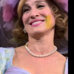 Marta Torné Instagram - Los que sois fans de “Sex In The City” podéis imaginaros la emoción de poder ver en directo (segunda fila🤪) y durante más de 2 horas y media a Sarah Jessica Parker y a su marido Matthew Broderick (por cierto impresionante lo buen actor que es… nos hizo llorar de la risa. Aquí os dejo el único momento que pude grabar de la función. Para mí es todo un regalo que jamás olvidaré ❤️🥺🙏🏻