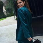 Marta Torné Instagram - Os comparto un look súper cómodo y que me encanta… Tenéis todo etiquetado en las fotos. Que tengáis feliz jueves!! 🤗❤️ Os mando millones de besos 💋💋💋💋