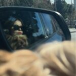 Marta Torné Instagram - Fotos de mi semana: 1- Rosas blancas. Mis favoritas 🫶🏼 2- Selfie recién maquillada por @assumptasolemakeupartist 3- Home 4- Two for the Road 5- Los atardeceres de Madrid….🥺 6- Rufus durmiendo en el Ave (le encanta viajar en tren) 7- 🍾 8- Una Coliflor espectacular de @aarderestaurante 9- Work 10- Pon un contouring en tu vida