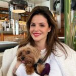 Marta Torné Instagram - Hoy he ido a comer con Rufus. La próxima semana le operan por segunda vez para quitarle los clavos y los tornillos de la primera operación. Hace unas semanas tuvo una infección por una heridita de los clavos, pero ya está mejor. Espero que pronto pueda verlo correr como antes y que todo esto pase pronto. GRACIAS A TODOS LOS QUE ME PREGUNTÁIS. Os quiero (y Rufus también)🙏🏻❤️🥹