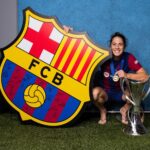 Marta Torrejón Instagram - Amb aquest escut a la fi del món! Bona nit! 🏆🏆🏆🔵🔴